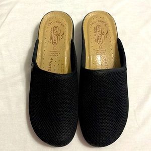 Fly Flot Slip On Clogs Made in Italy Like New. Size 8 US, Size 39 EU